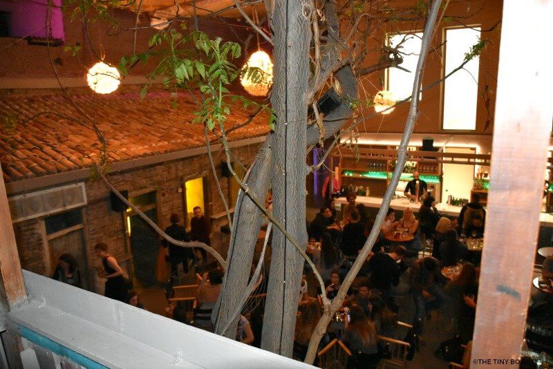 The Best Things to Do in Athens at Night for an Awesome Time in Greece! 22 Things to do in Athens at Night Athens can be such a pretty city by day. However, at night, the city changes deeply. Let's explore what to do in Athens at night.