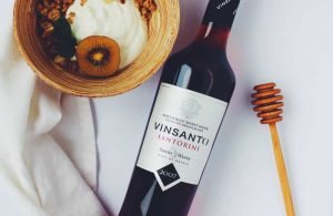 wine - fruit - vinsanto Santorini