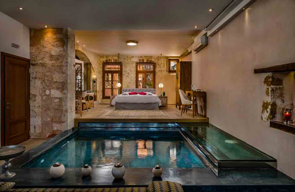Hotel room, pool, bed