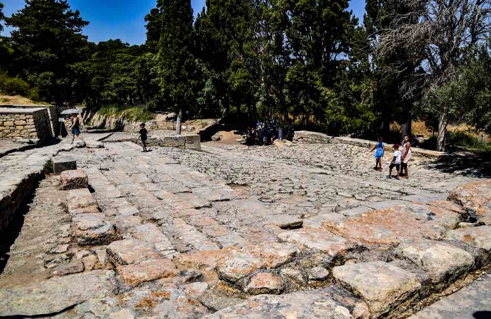 Outstanding Things to See in the Knossos Palace During Your Crete Vacation! 17 knossos palace knossos palace