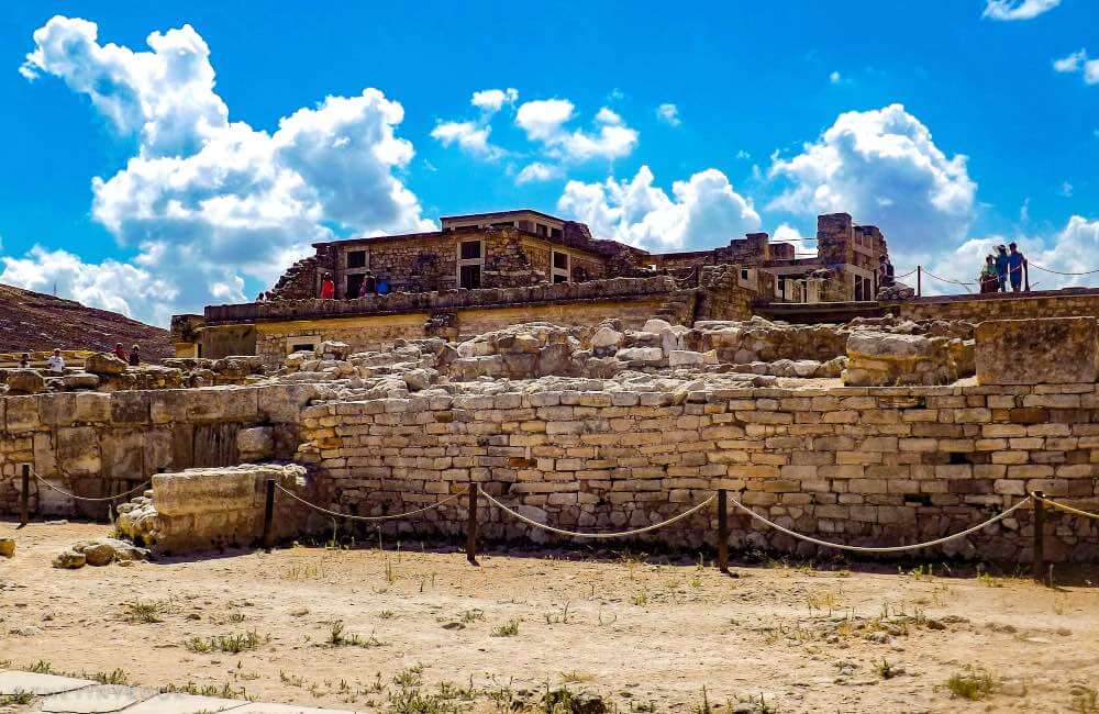Outstanding Things to See in the Knossos Palace During Your Crete Vacation! 5 knossos palace knossos palace