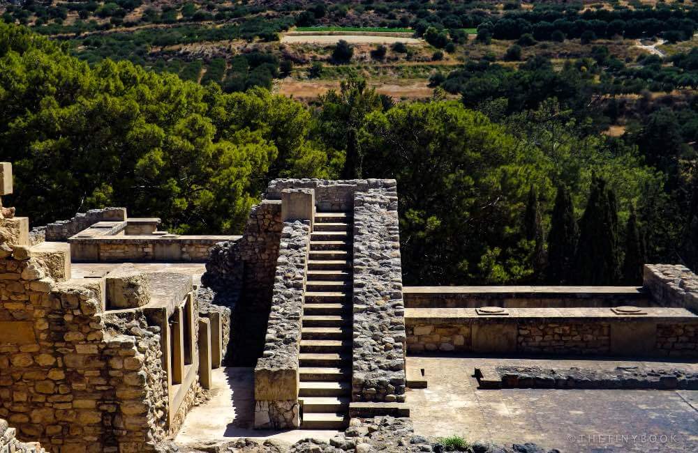 Outstanding Things to See in the Knossos Palace During Your Crete Vacation! 12 knossos palace knossos palace