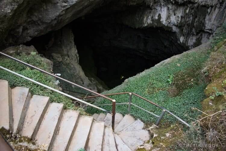 Zeus Cave entrance