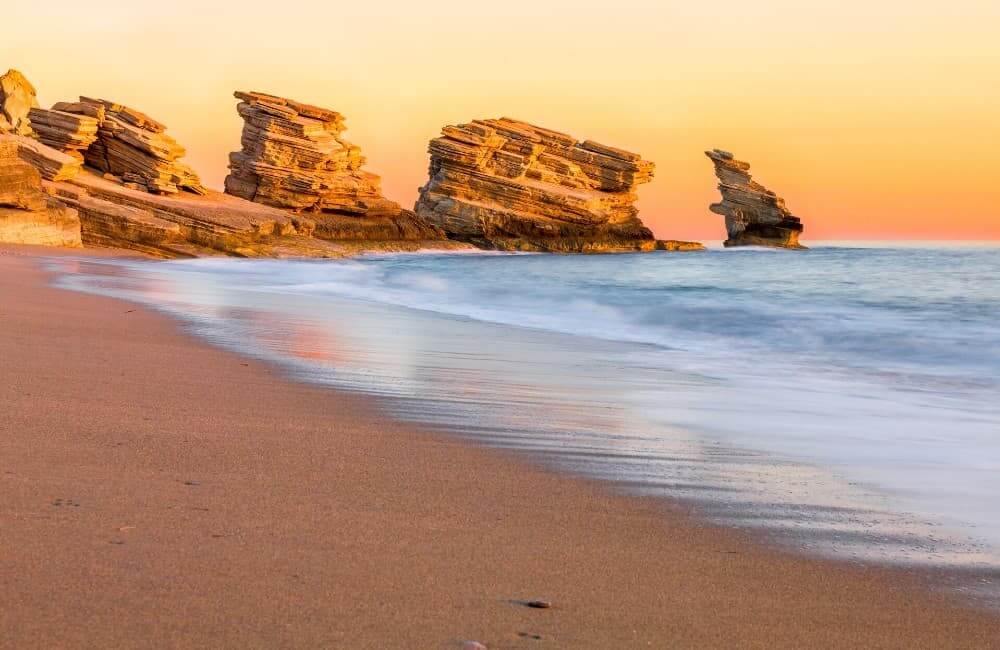 Explore the Fantastic Unspoiled Beaches in South Crete! 24 Beaches in South Crete TRIOPETRA BEACH - CRETE