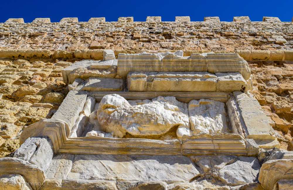 knossos with kids