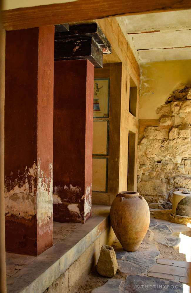 things to see in Knossos Palace Crete
