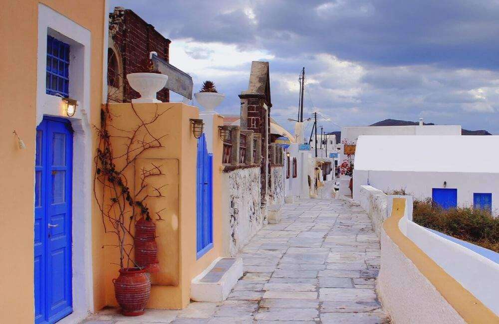 GREECE - SANTORINI - CYCLADIC HOUSES