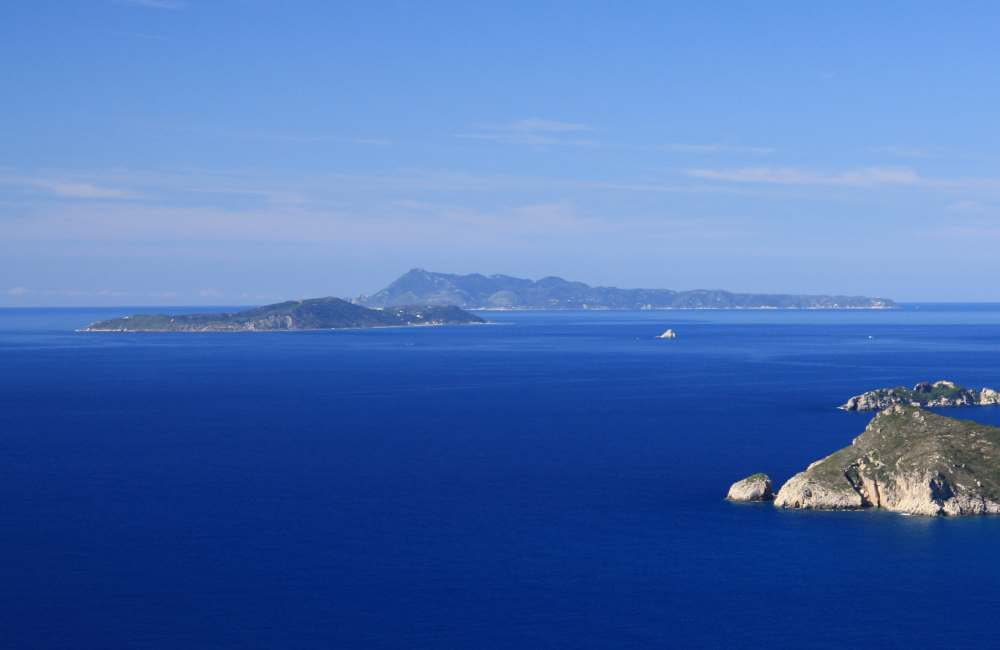 Discover the Beautiful Hidden Gems in Greece You Can Visit Right Now! 26 hidden gems in Greece hidden gems in Greece