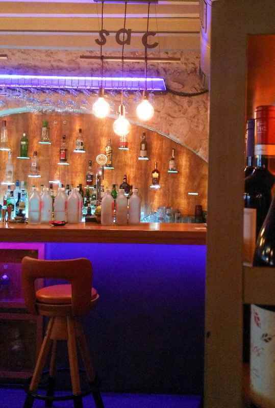 Great Pubs & Bars in Rethymnon That Both Locals and Travelers Love! 9 bars in Rethymnon bars in Rethymnon