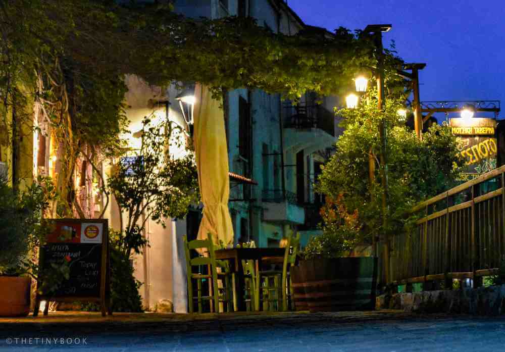 things to do in Chania at night