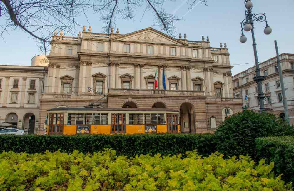 Alla Scala Theater, Milan in 2 days