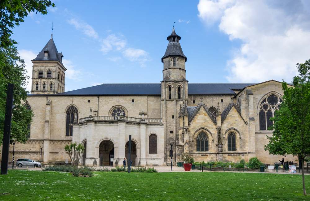 Things to do in Bordeaux: Saint-Seurin Basilica are part of the World Heritage Sites of the Routes of Santiago de Compostela in France, Bordeaux