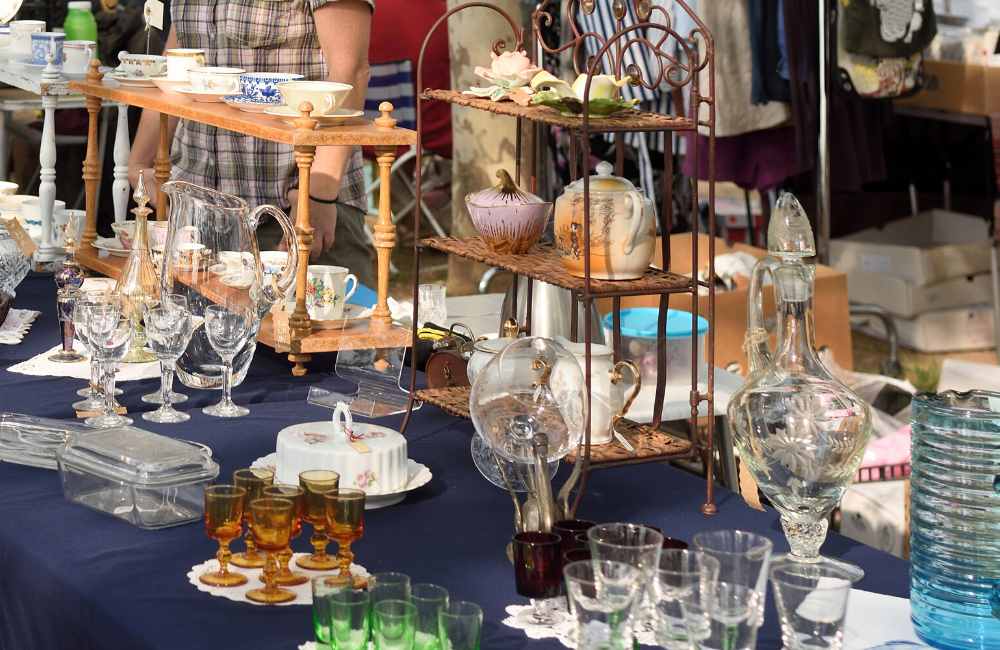 Best Street Markets in Paris for Gourmet (and Curious) Souvenir Hunting in France! 15 street markets in paris street markets in paris