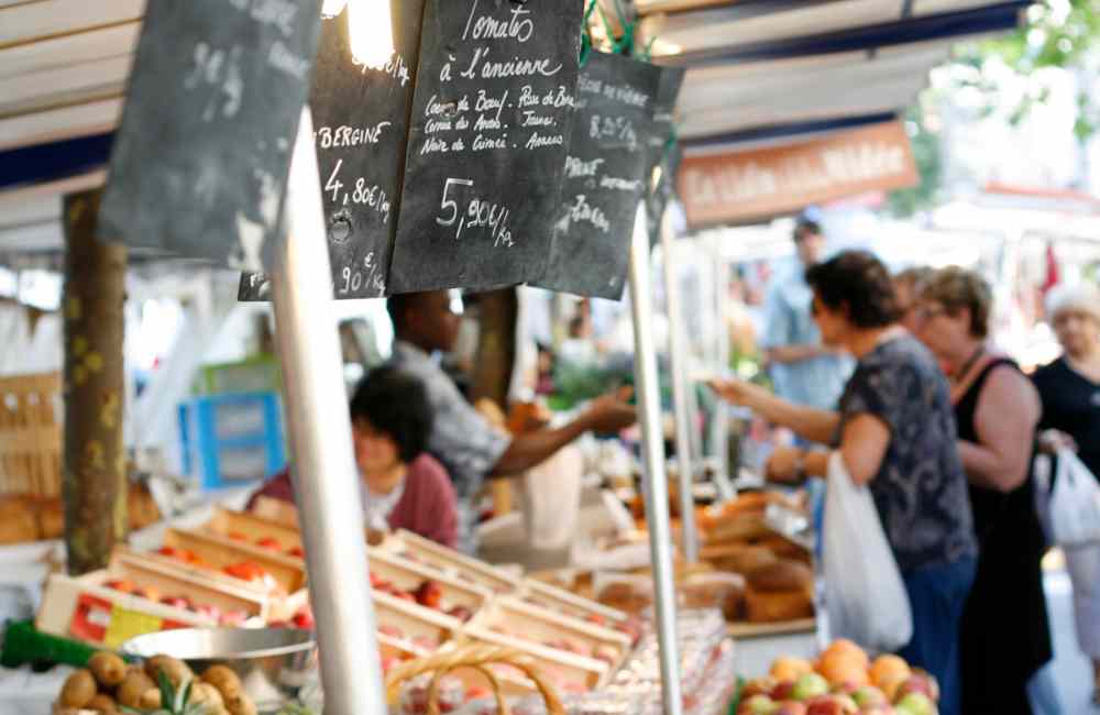 Best Street Markets in Paris for Gourmet (and Curious) Souvenir Hunting in France! 4 street markets in paris street markets in paris
