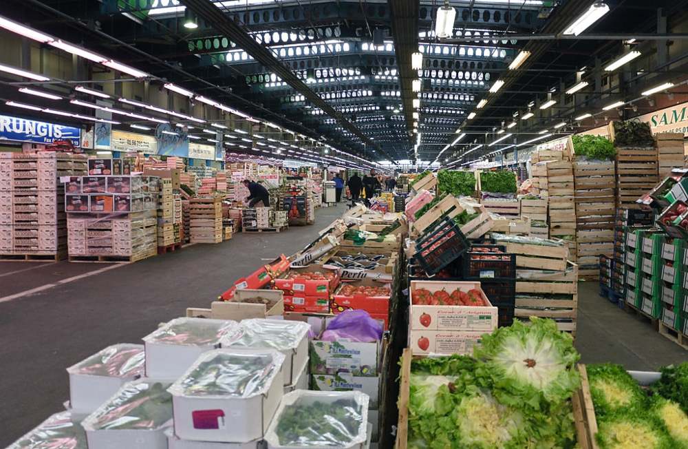 Best Street Markets in Paris for Gourmet (and Curious) Souvenir Hunting in France! 7 street markets in paris street markets in paris