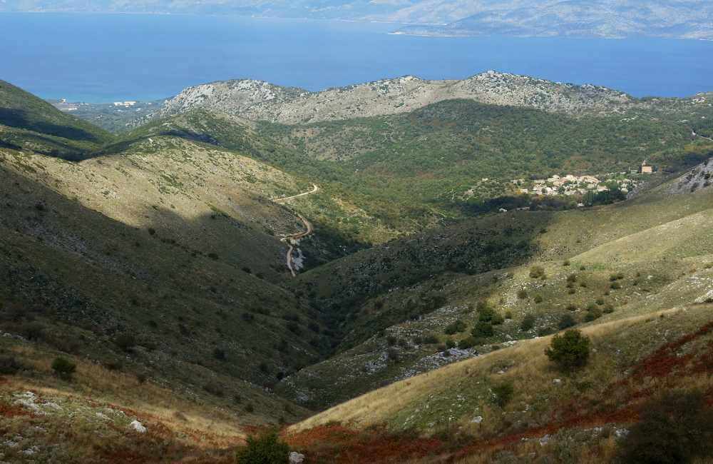 greek islands for hiking