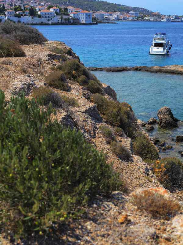greek islands for hiking