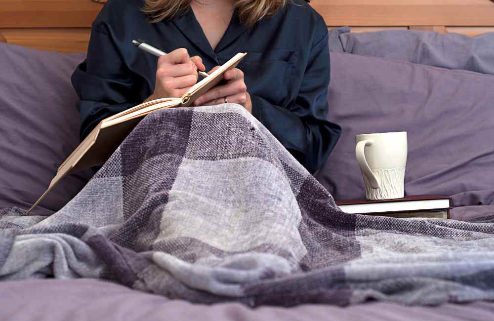 Journaling Prompts for Self-Discovery That You'll Love! 15 eating alone eating alone
