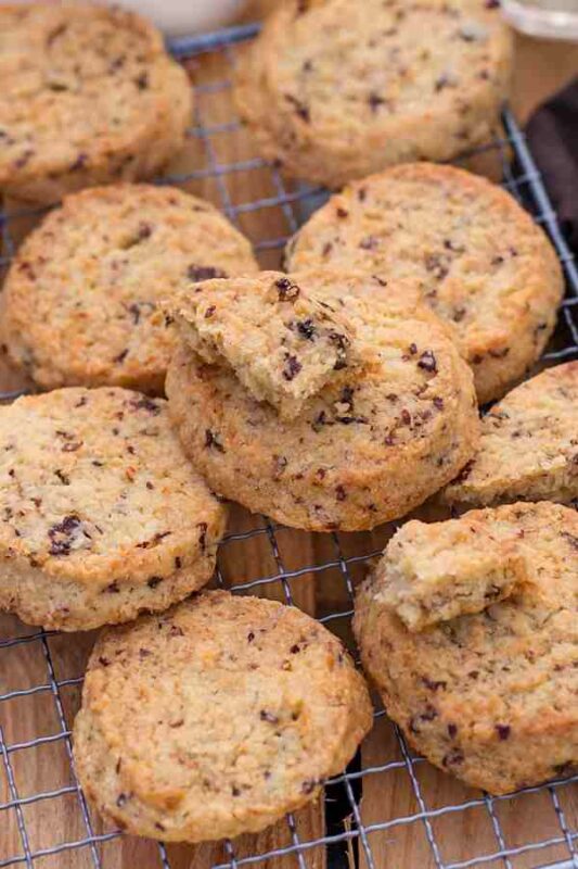 25 Easy Christmas Cookies: Recipes You'll Love to Bake! 14 christmas cookies christmas cookies