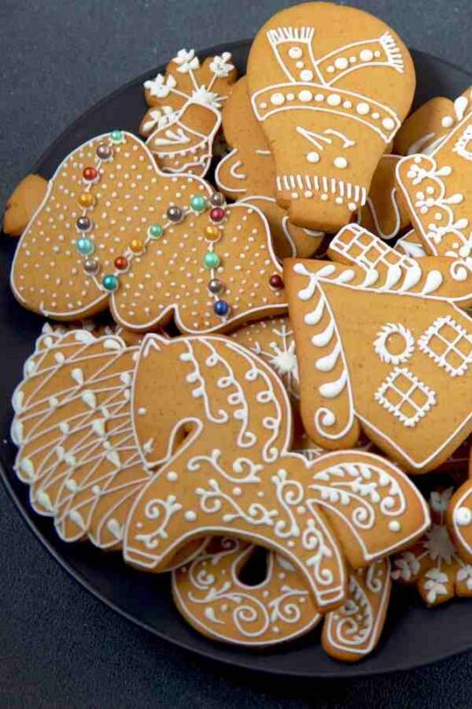 25 Easy Christmas Cookies: Recipes You'll Love to Bake! 18 christmas cookies christmas cookies