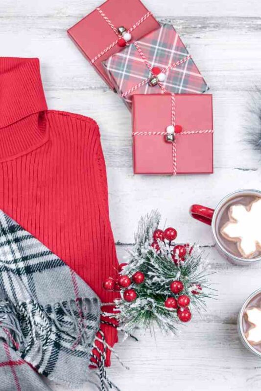 How to Dress for a Christmas Party