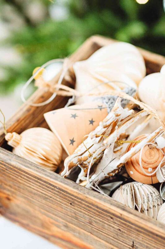 Minimalist Holiday Decor Ideas You’ll Actually Use 13 minimalist holiday decor ideas minimalist holiday decor ideas