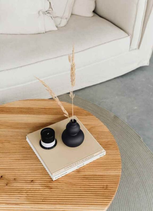A Minimal Christmas: Beauty Without the Overwhelm 14 MINIMAL CHRISTMAS MINIMAL CHRISTMAS