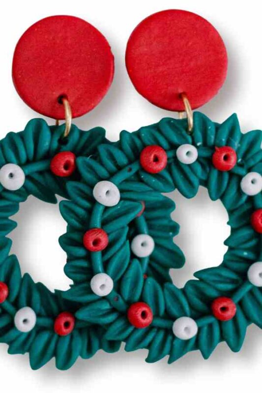 Fun & Festive Outfit Ideas: Crazy Holiday Touches for Your Christmas Look (For Every Family Member) 11 festive outfit ideas festive outfit ideas