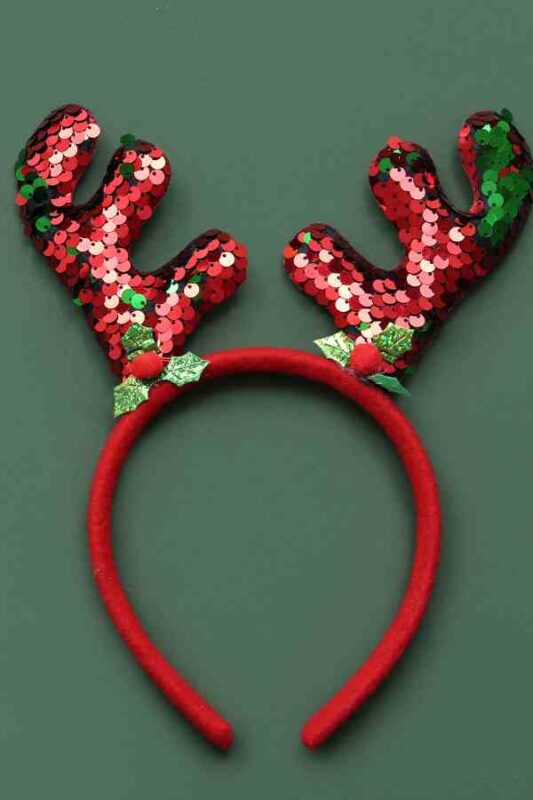 Fun & Festive Outfit Ideas: Crazy Holiday Touches for Your Christmas Look (For Every Family Member) 14 festive outfit ideas festive outfit ideas