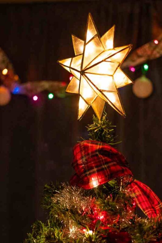 Unique Christmas Tree Toppers You’ll Want to Use Every Year 2 christmas tree toppers christmas tree toppers