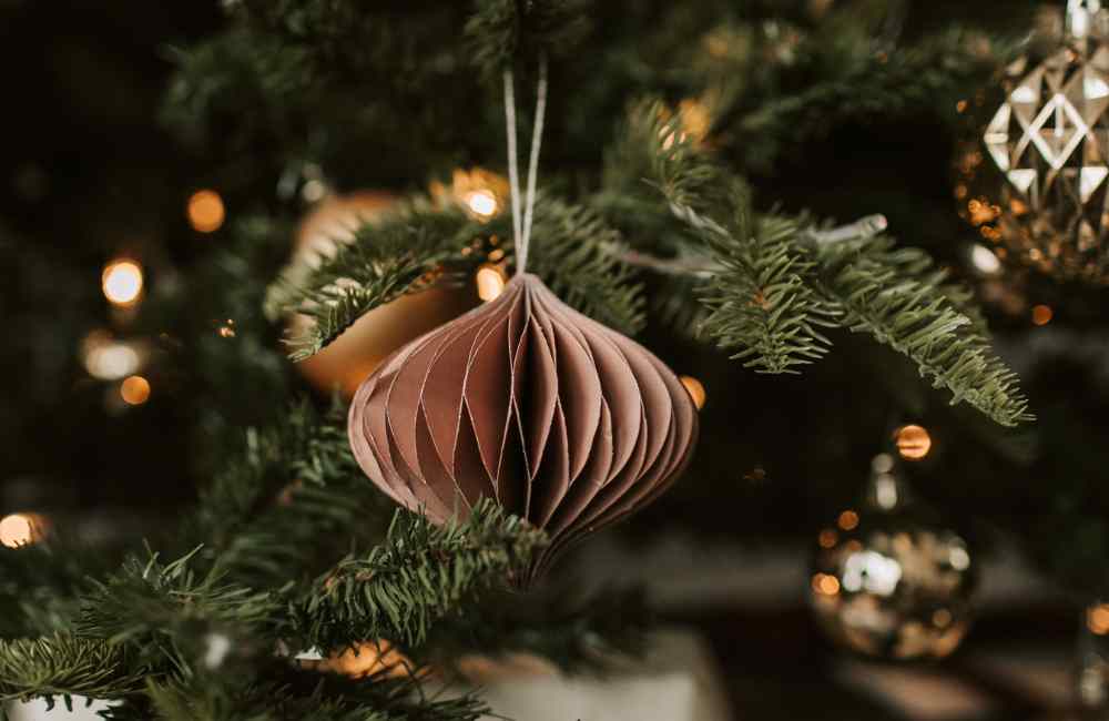10 Small Holiday Traditions That Make a Big Impact 11 holiday traditions holiday traditions