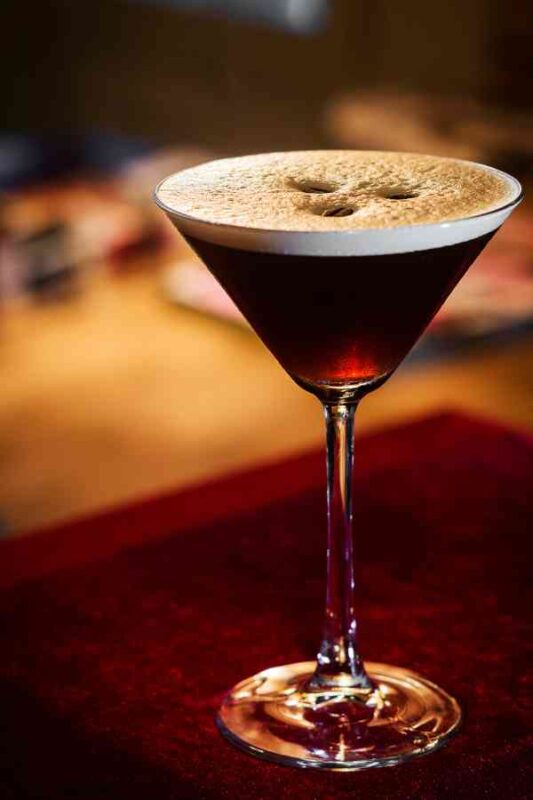 Seven Signature New Year’s Eve Cocktails You’ll Love 7 new year's eve cocktails new year's eve cocktails