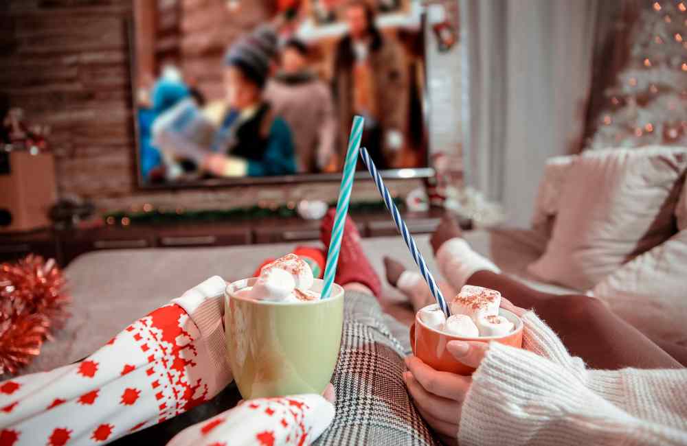 10 Small Holiday Traditions That Make a Big Impact 6 holiday traditions holiday traditions