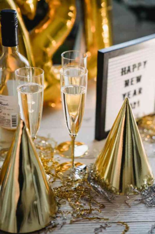 A Cozy Yet Magical New Year’s Eve at Home: Ideas for a Meaningful Celebration 14 new year's eve at home new year's eve at home