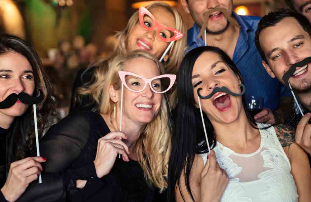 Hosting New Year’s Eve Party: Simple Ideas for a Beautiful Celebration 12 hosting new year's eve party hosting new year's eve party