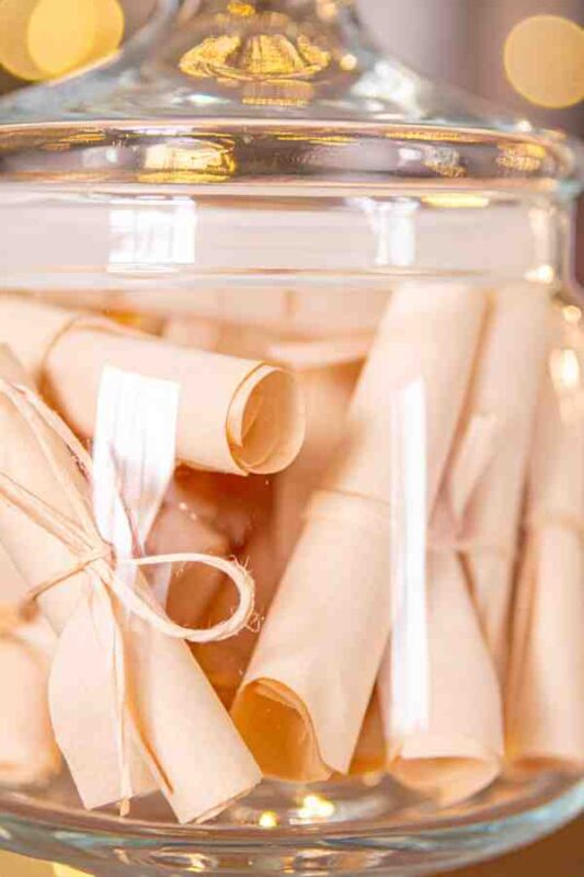 17 Last-Minute DIY Christmas Gifts Anyone Can Make (No Craft Skills Needed) 6 diy christmas gifts diy christmas gifts