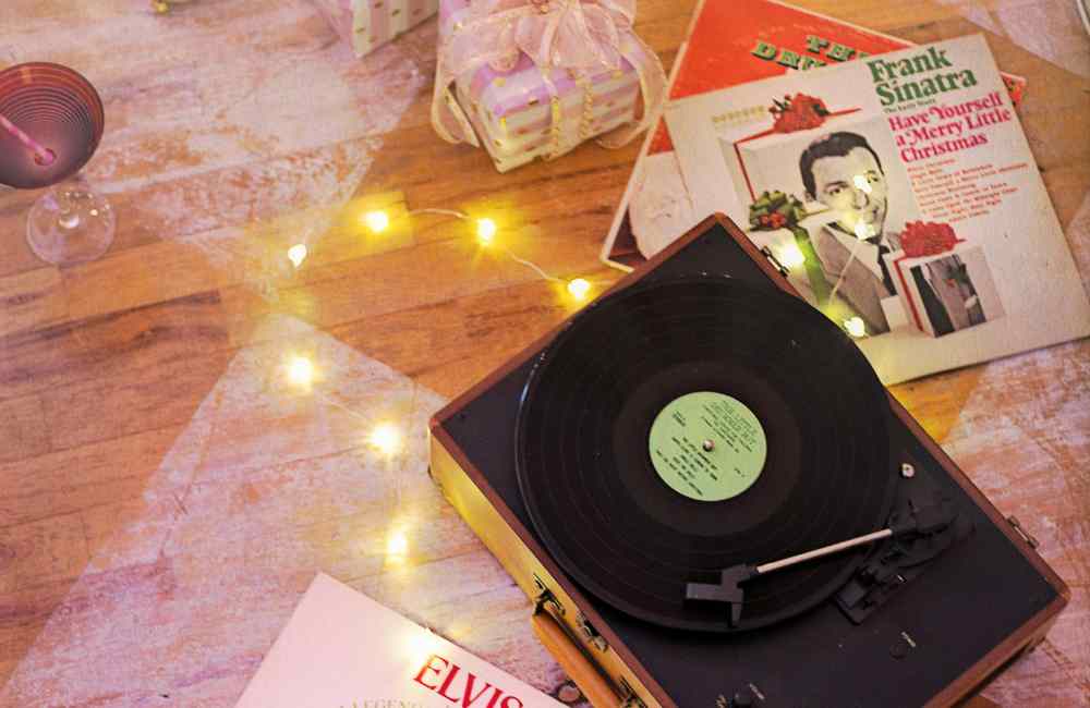 10 Small Holiday Traditions That Make a Big Impact 3 holiday traditions holiday traditions