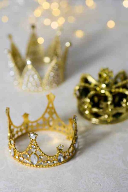 35 Magical Christmas Traditions from Around the World (That You Can Start This Year) 4 christmas traditions christmas traditions